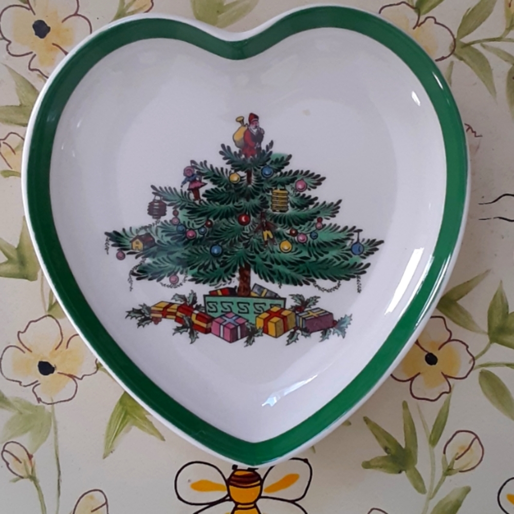 Spode Christmas Tree Pierced Heart Trinket Dish